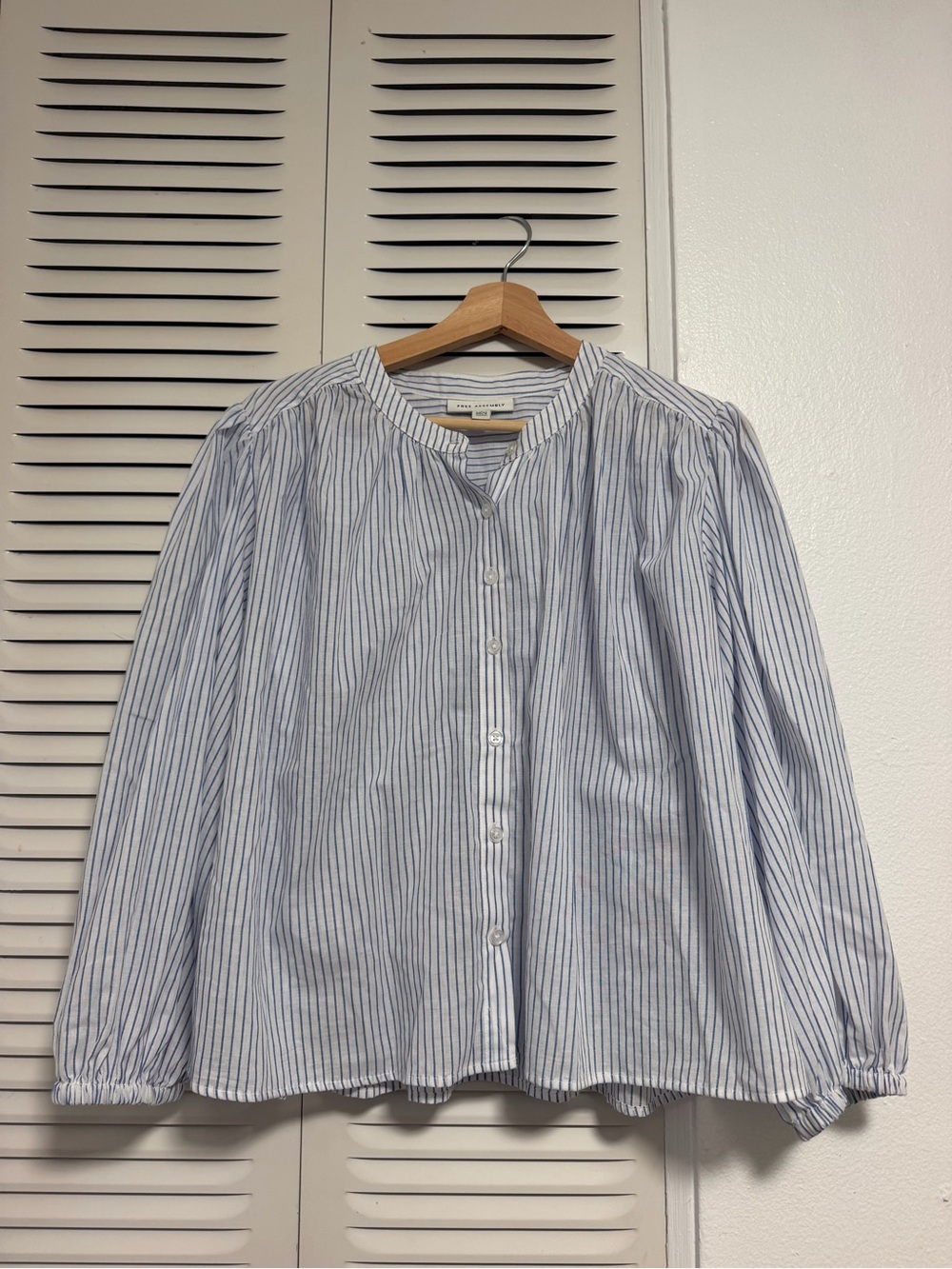 Free assembly Blue and White Striped Button-Front Blouse